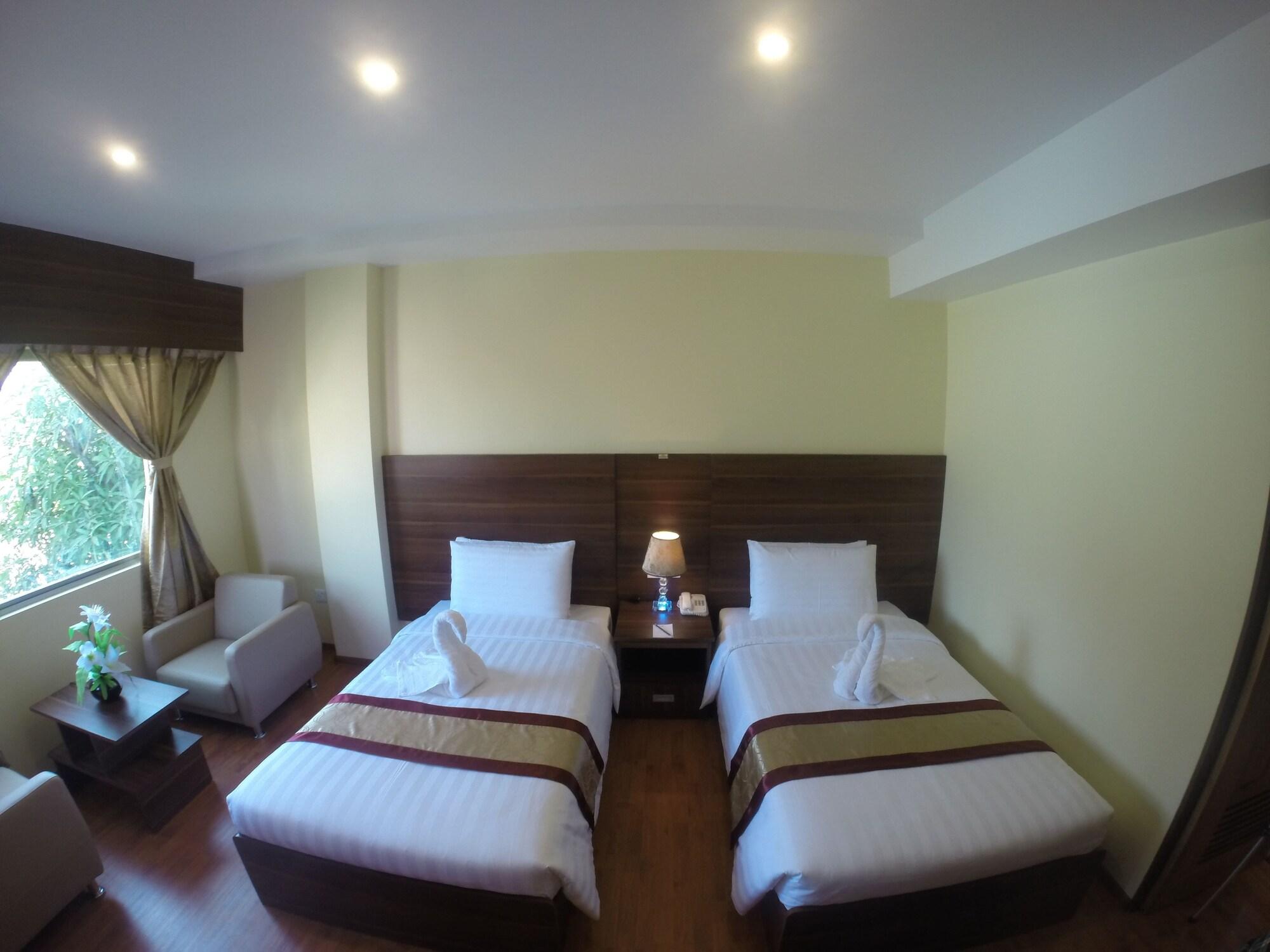 Silver Green Hotel Янгон Экстерьер фото