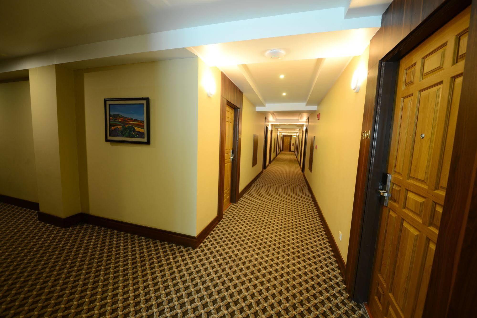 Silver Green Hotel Янгон Экстерьер фото
