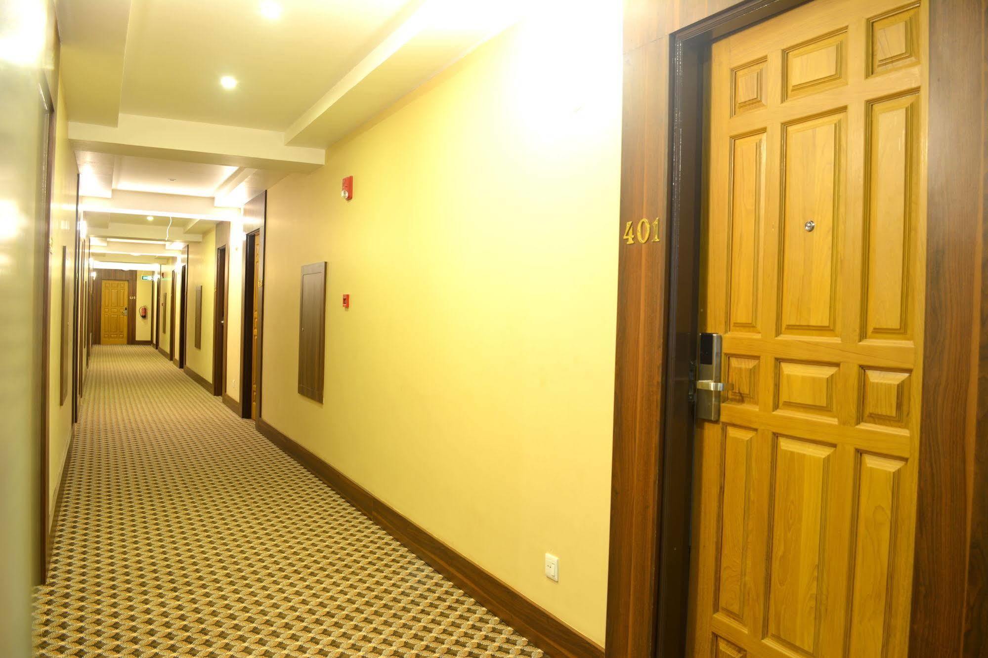 Silver Green Hotel Янгон Экстерьер фото