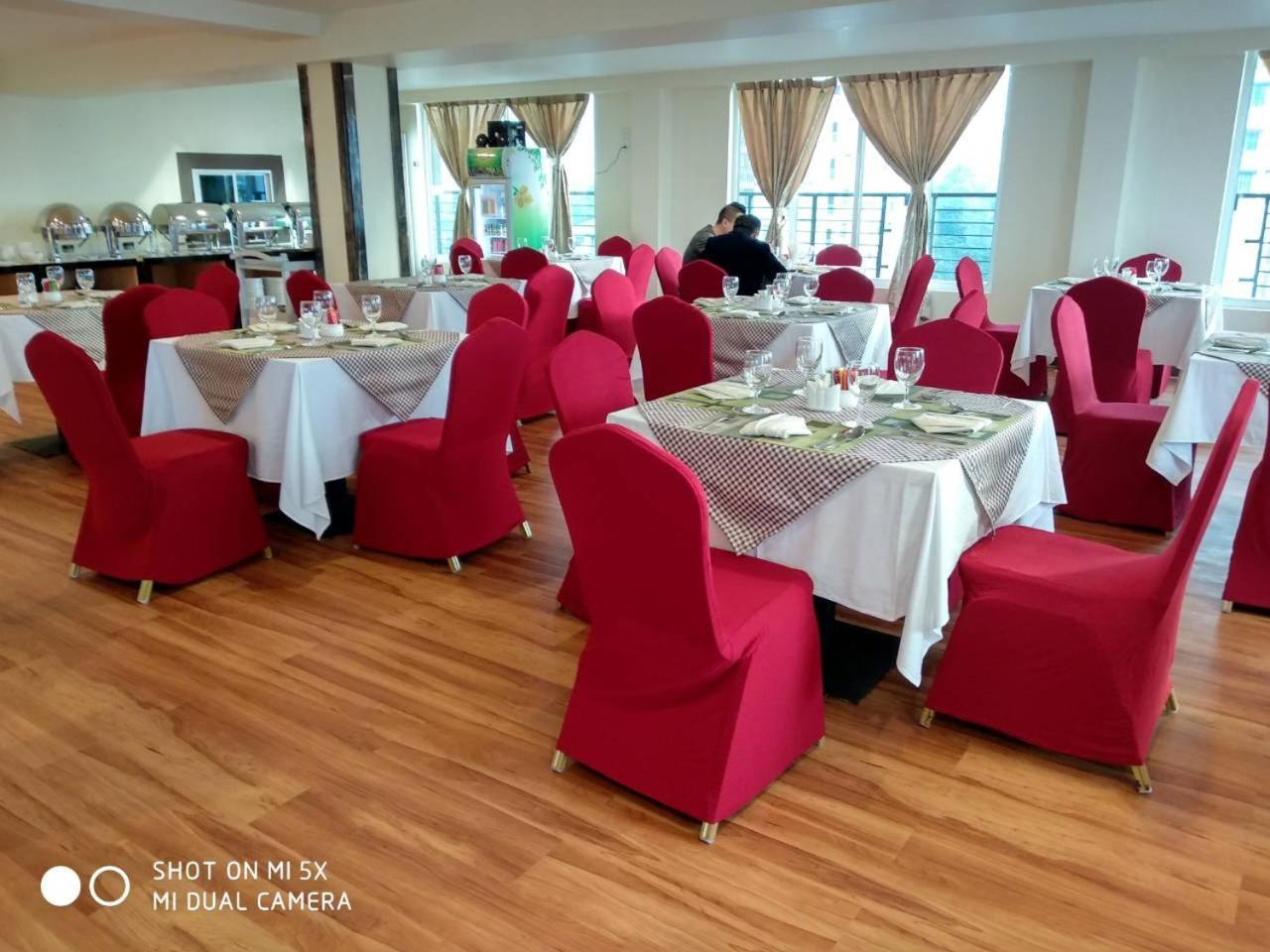 Silver Green Hotel Янгон Экстерьер фото